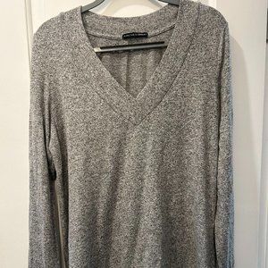 Harlowe & Graham v-neck gray sweater